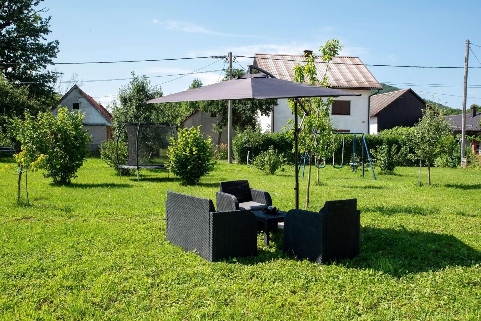 Vila Kuca Za Odmor Boki Gospić Exteriér fotografie