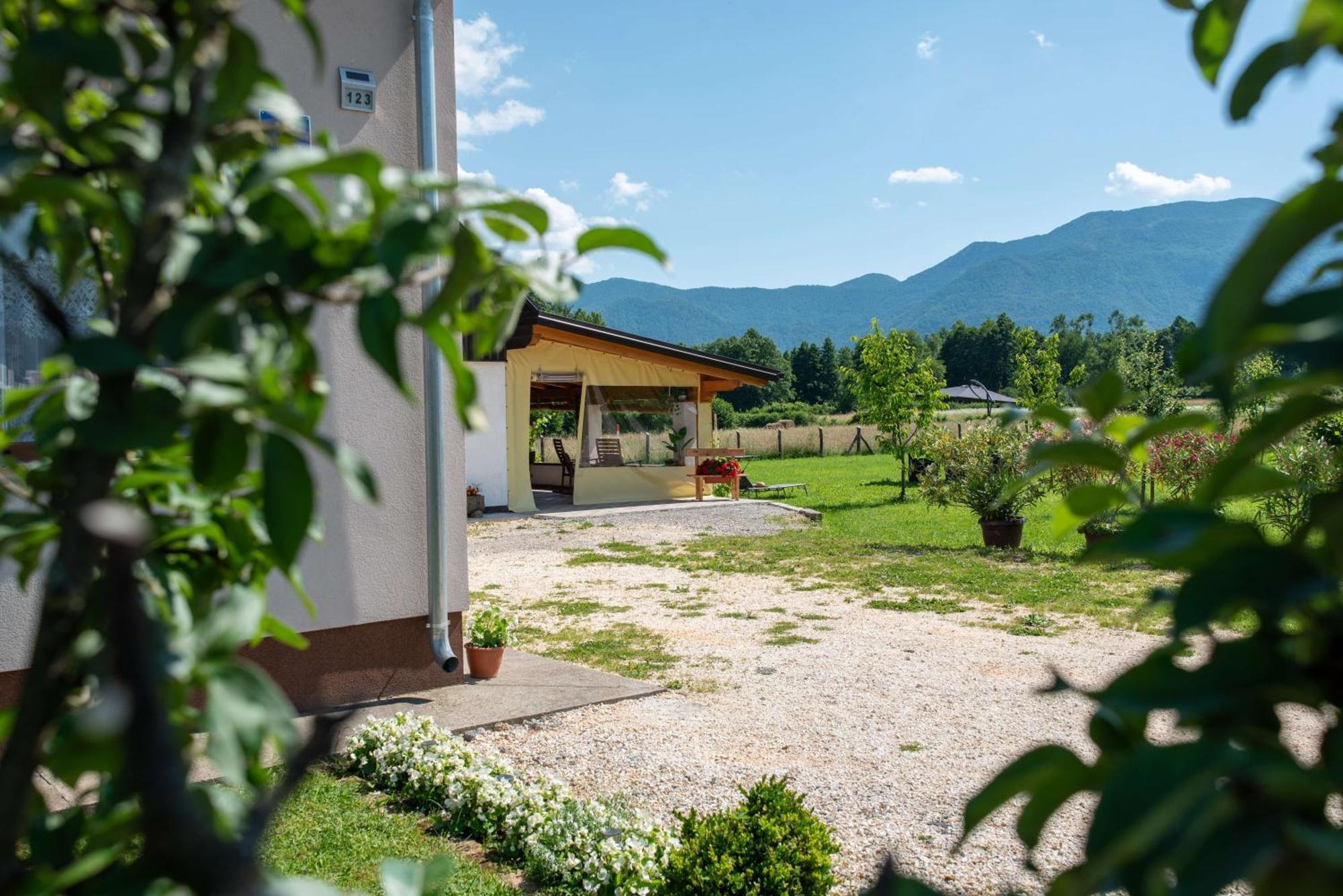 Vila Kuca Za Odmor Boki Gospić Exteriér fotografie