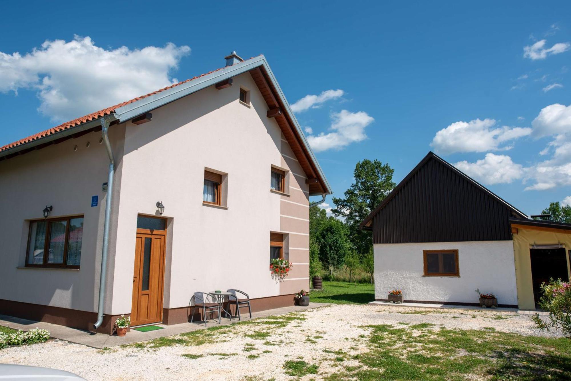 Vila Kuca Za Odmor Boki Gospić Exteriér fotografie